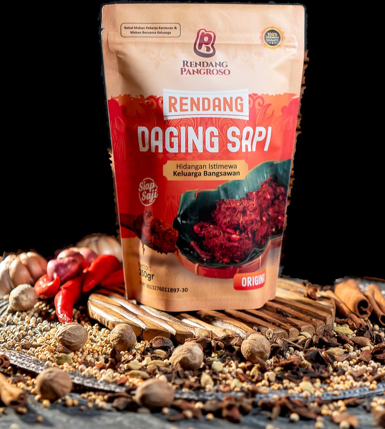 Kemasan Rendang Pangroso di antara rempah-rempah